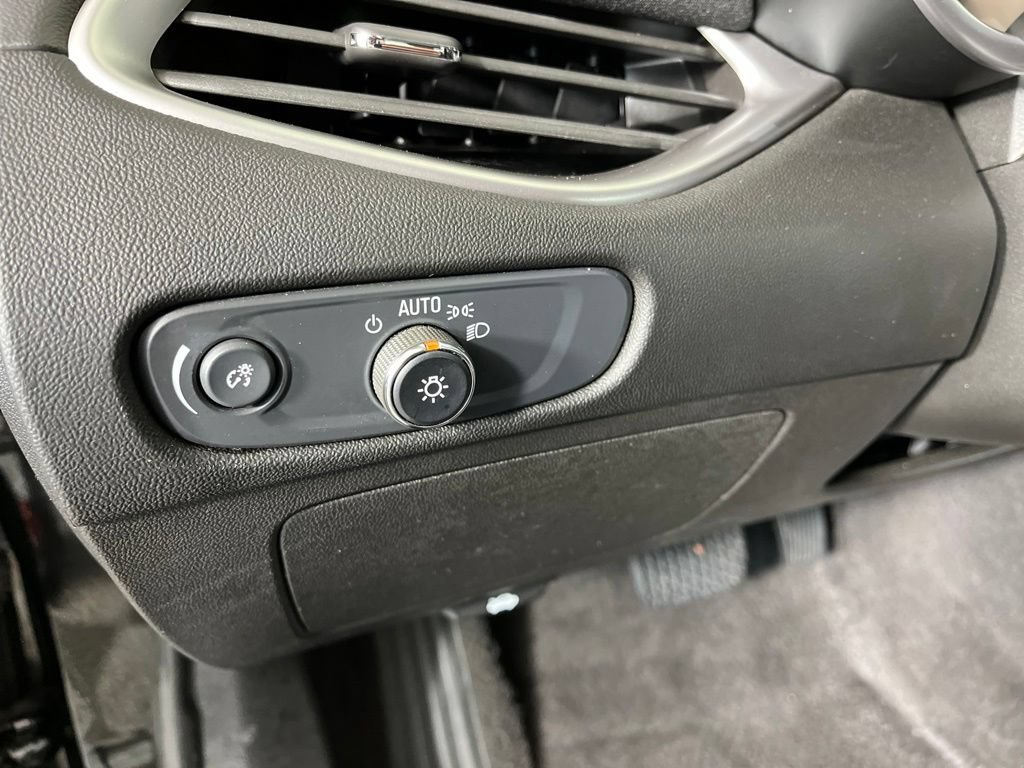 Certified 2025 Chevrolet Malibu LT FWD image 29
