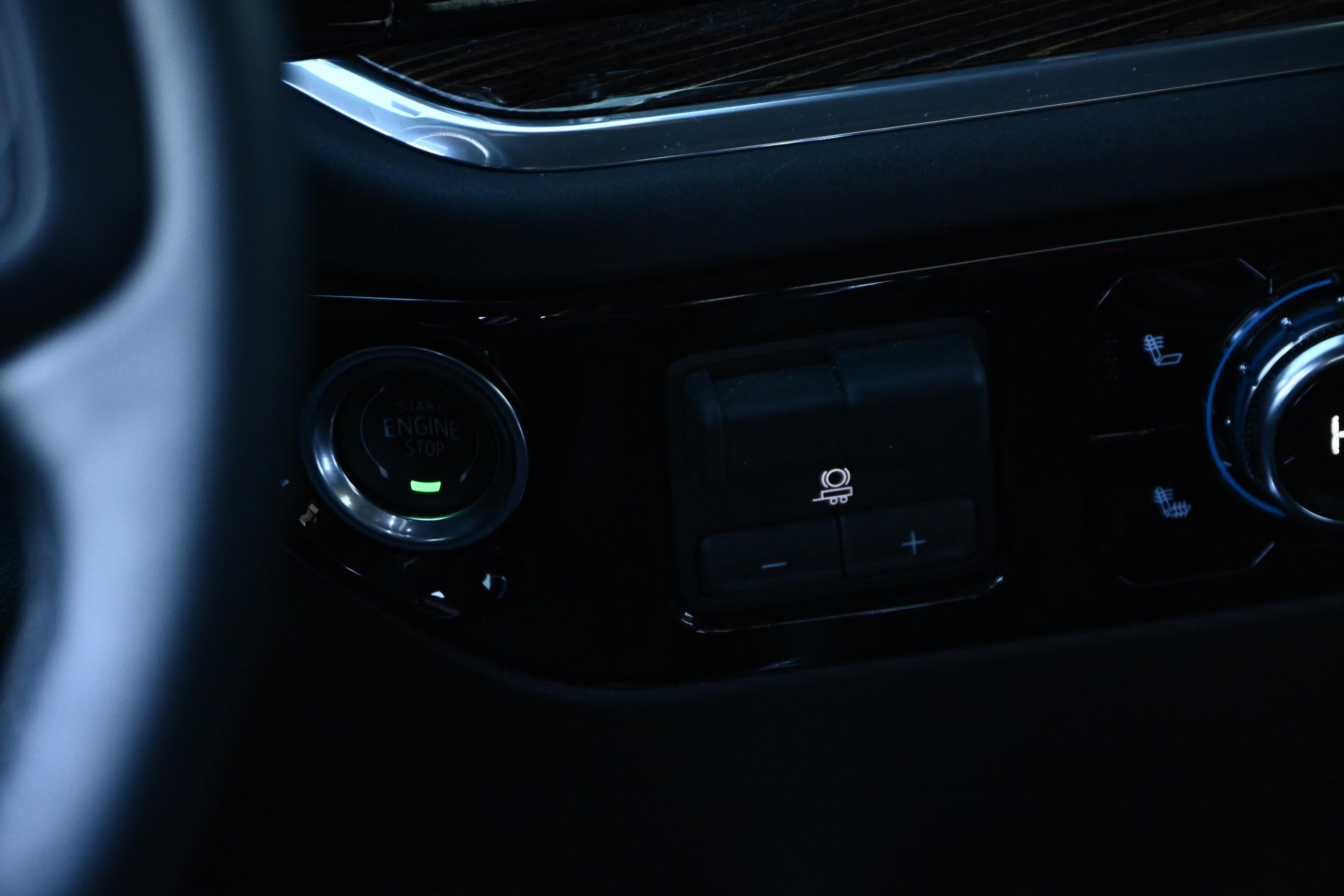 Used 2025 GMC Sierra 1500 Elevation image 23