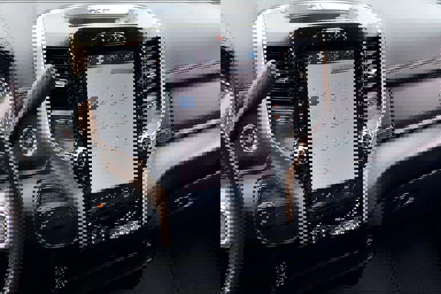 Used 2024 RAM 2500 Laramie AWD/4WD image 7