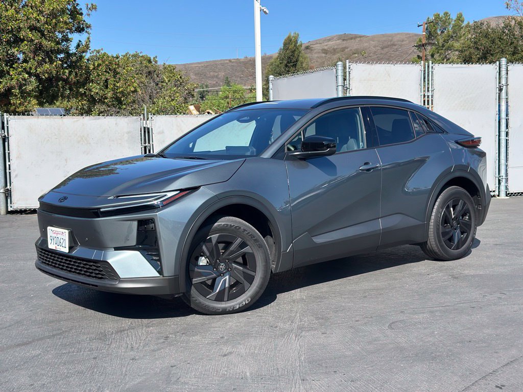 Used 2026 Toyota C-HR AWD/4WD image 1