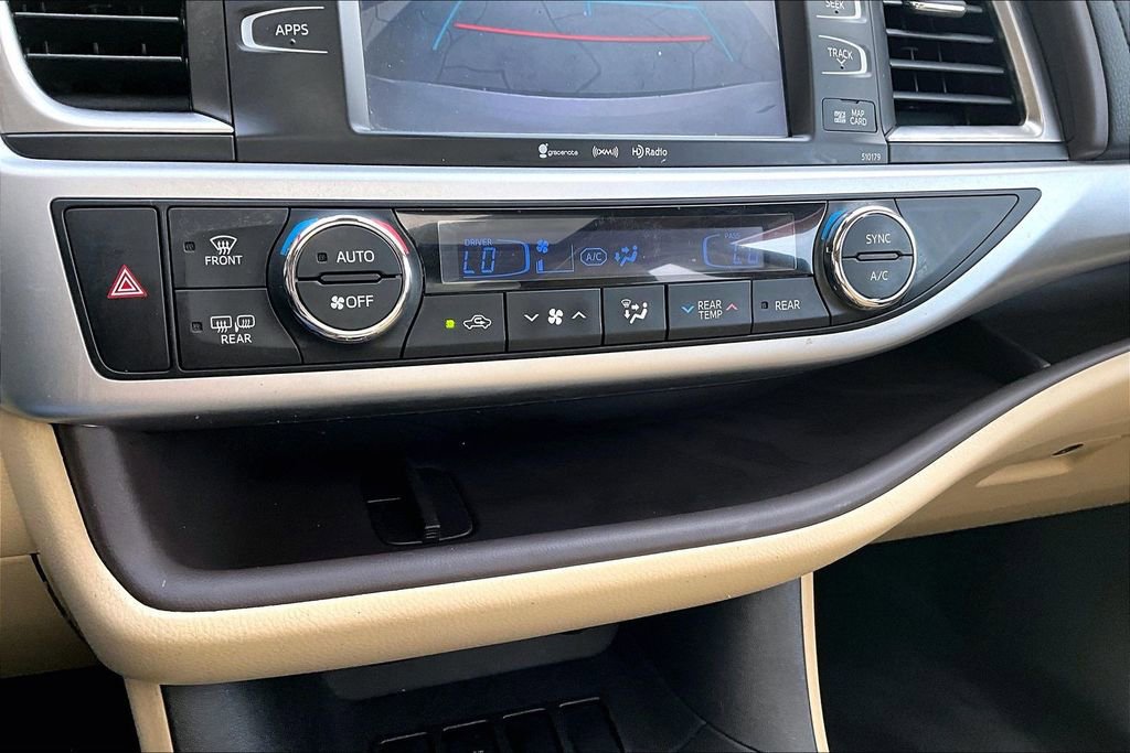 Used 2017 Toyota Highlander XLE FWD image 15