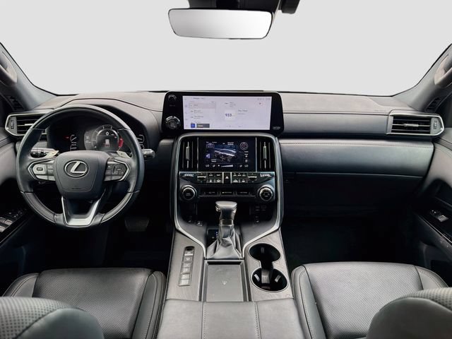 Used 2024 Lexus LX 600 4WD w/ Luxury Package image 17