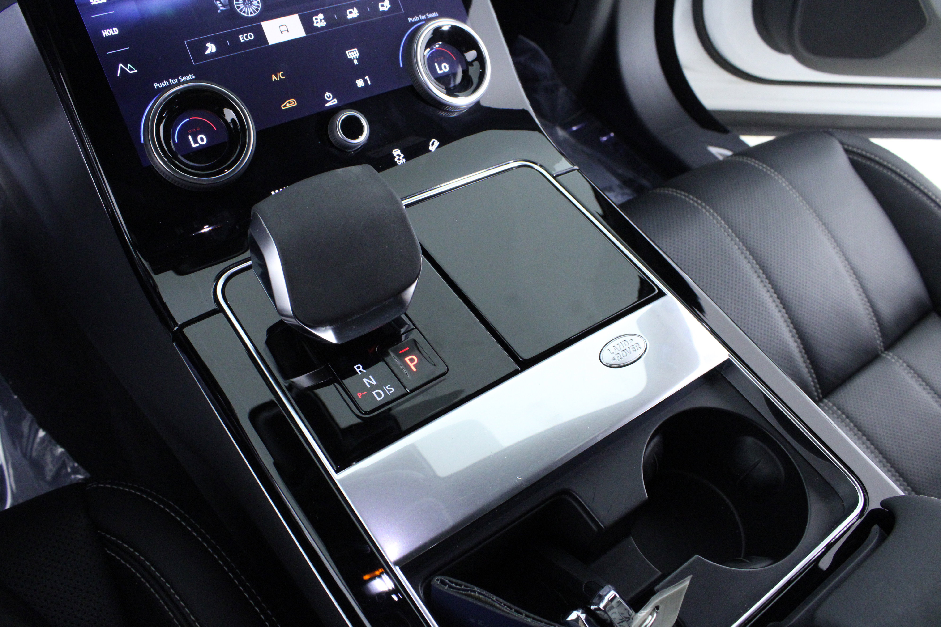 Used 2023 Land Rover Range Rover Velar R-Dynamic S image 30