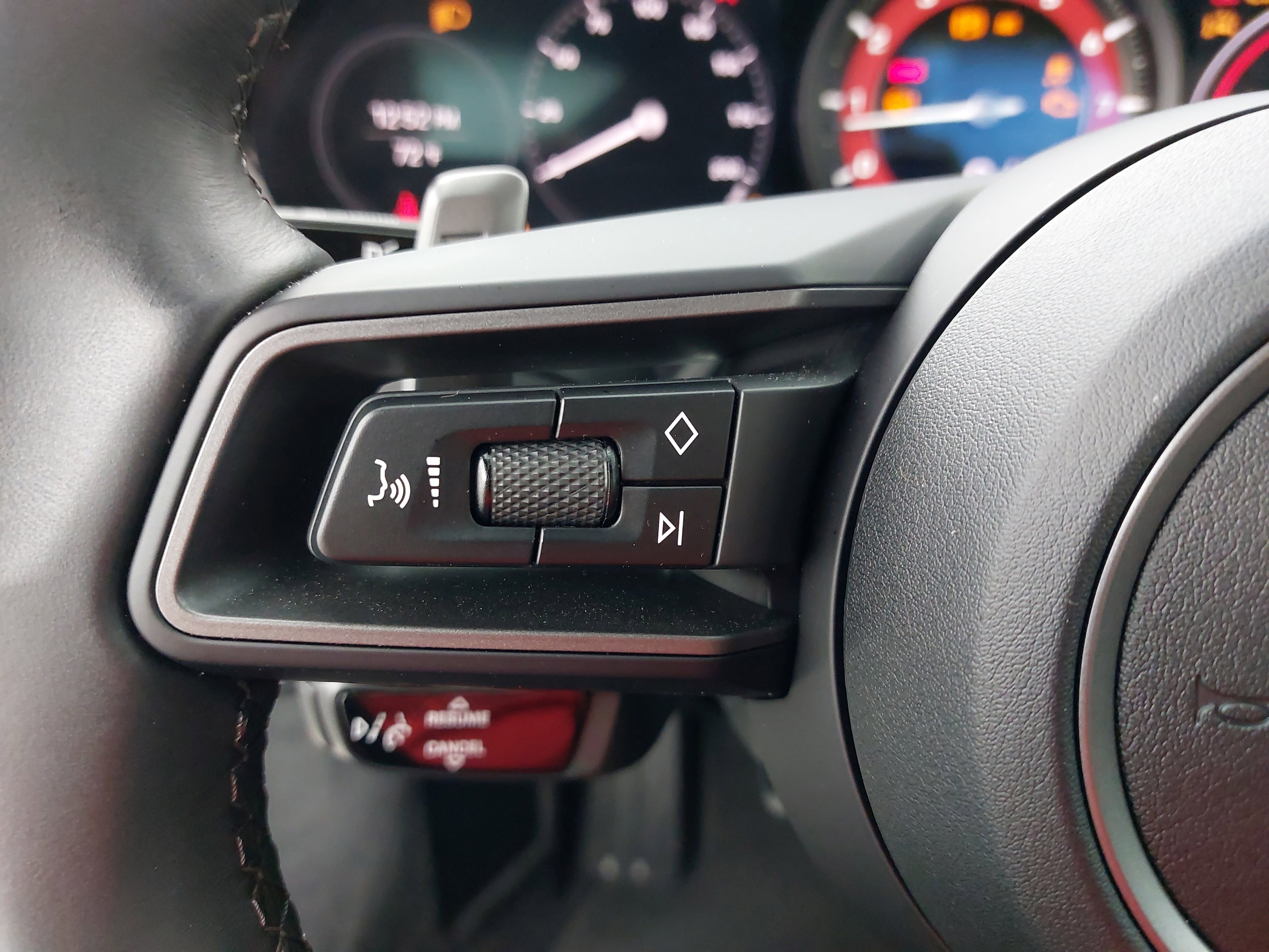 Used 2023 Porsche 911 Carrera image 15