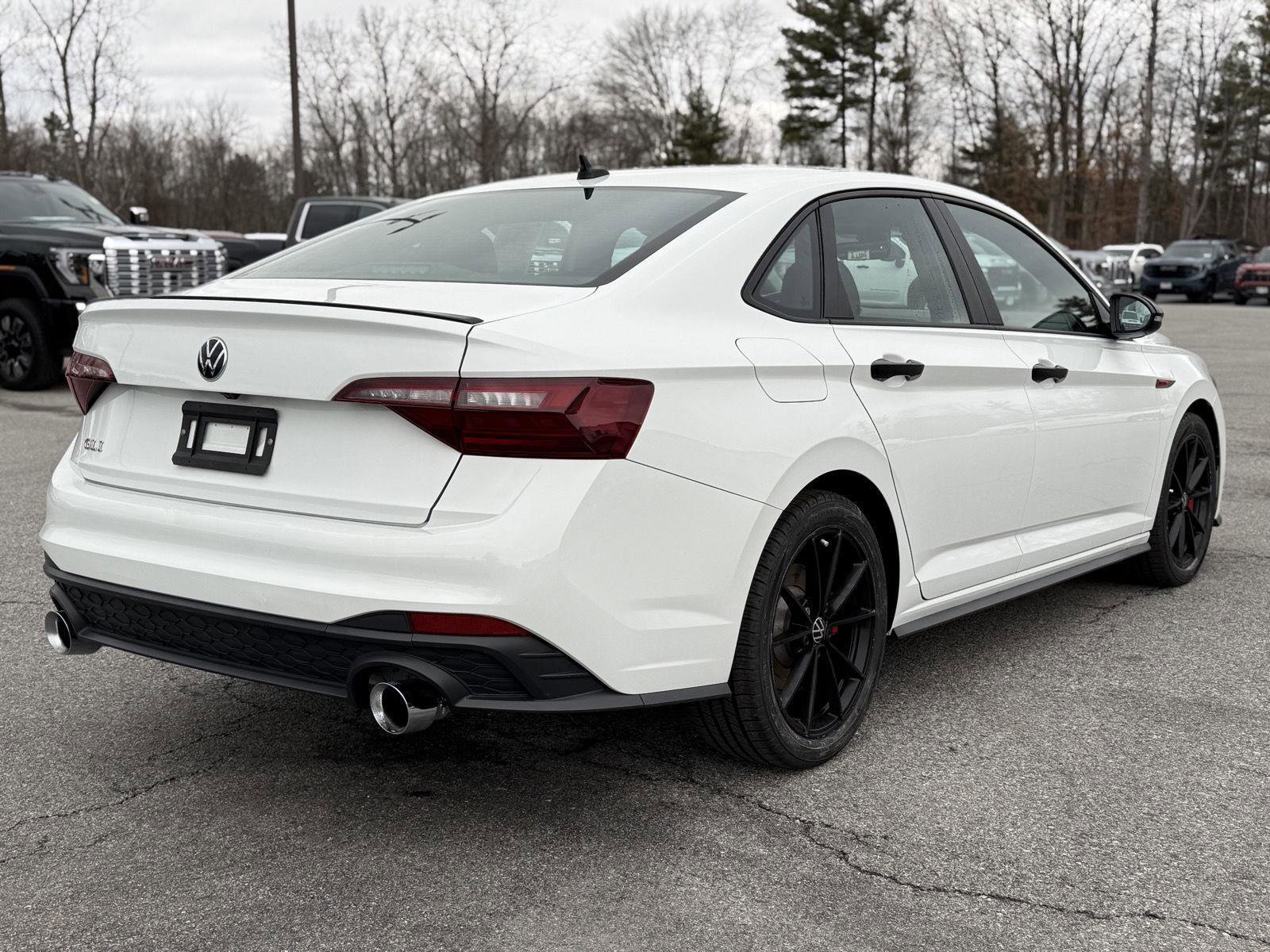 Used 2024 Volkswagen Jetta GLI 40th Anniversary Edition image 5