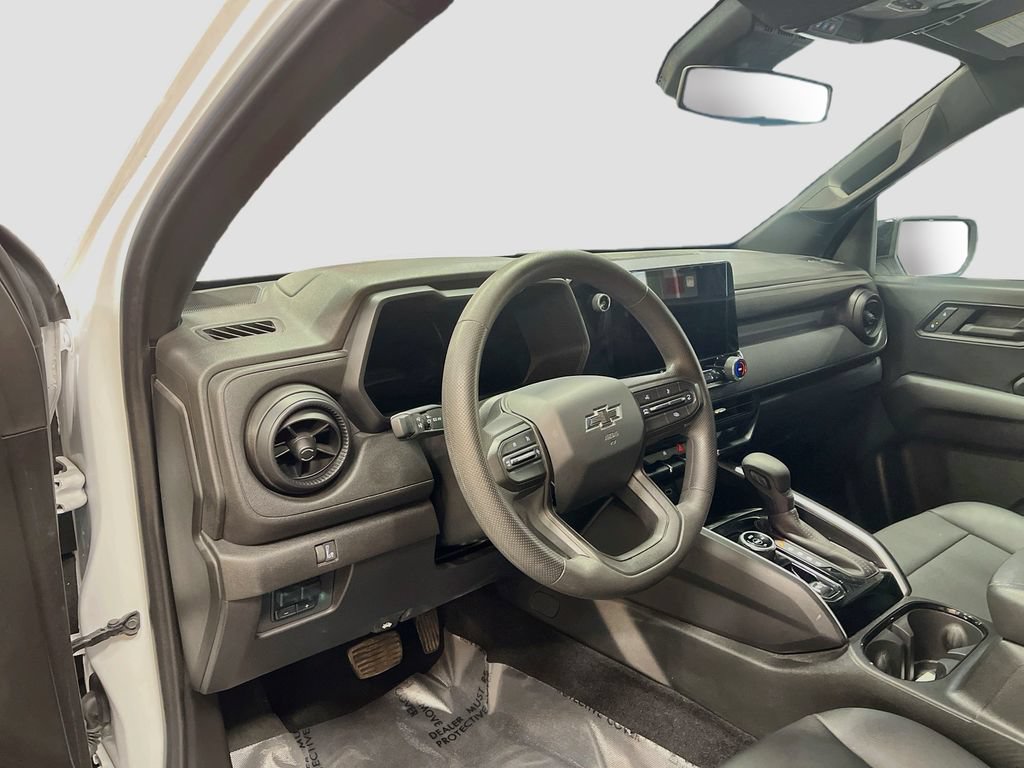 Used 2024 Chevrolet Colorado Trail Boss w/ Advanced Trailering Package AWD/4WD image 9