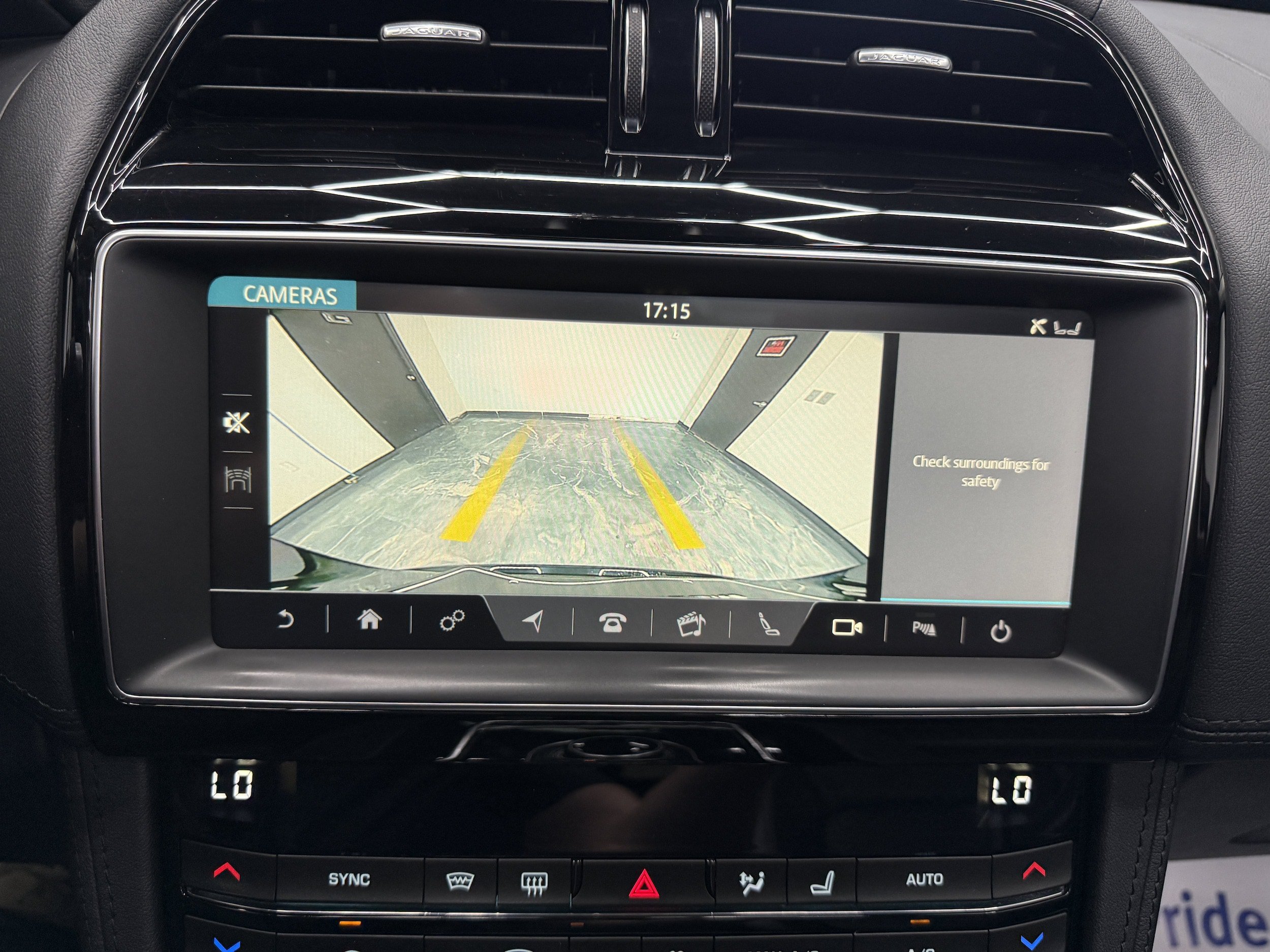 Used 2020 Jaguar F-PACE Prestige AWD/4WD image 23