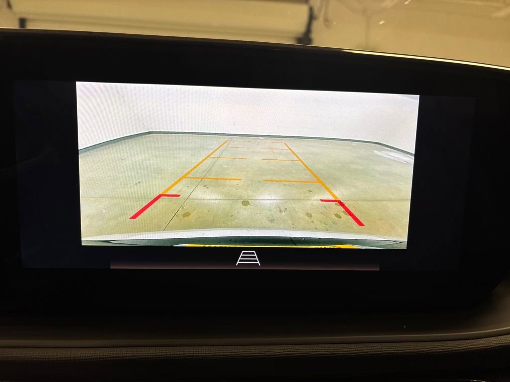 Used 2025 Buick Envista Sport Touring image 39