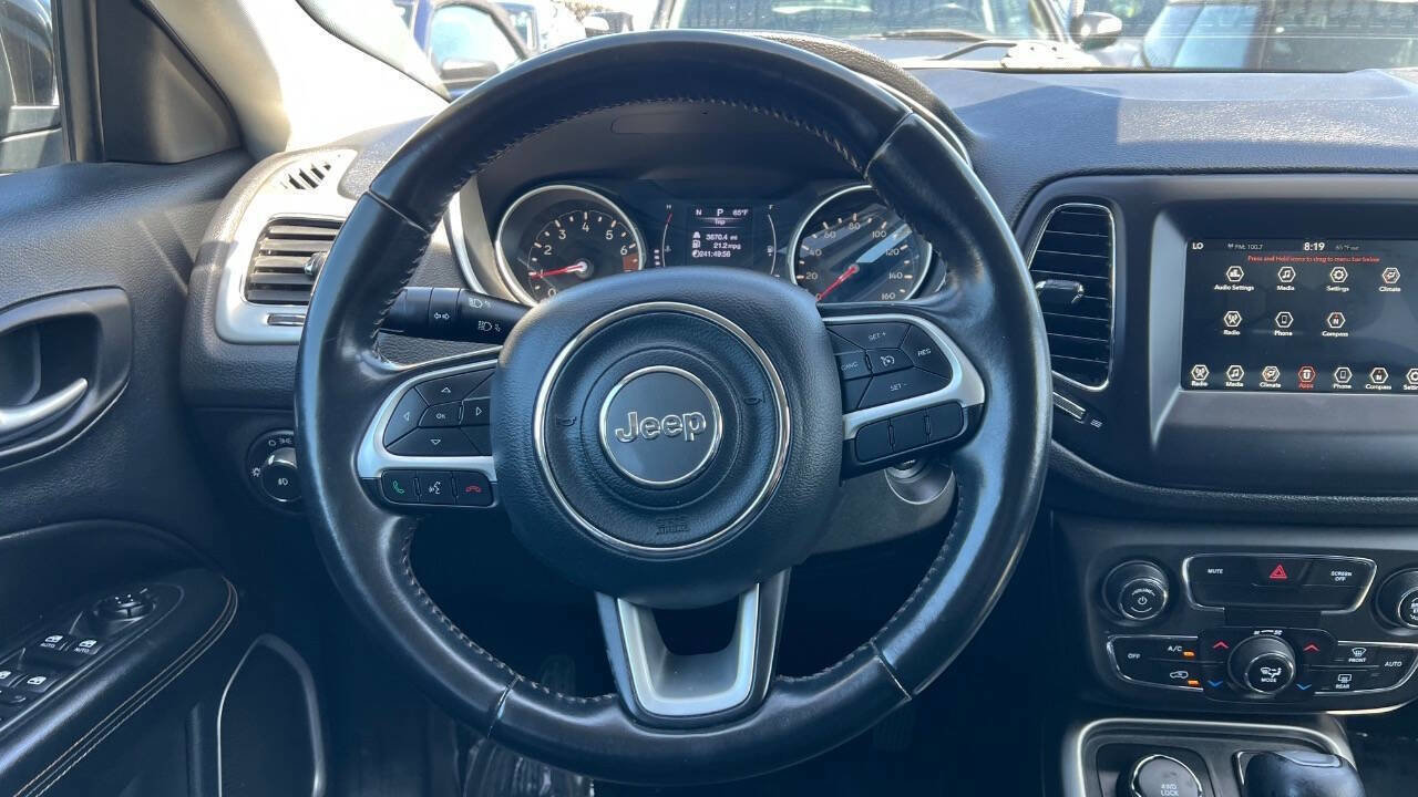 Used 2019 Jeep Compass Latitude AWD/4WD image 10