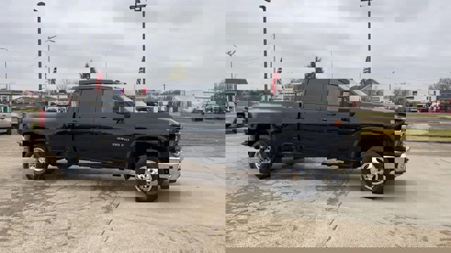 New 2026 Chevrolet Silverado 3500 LT image 2