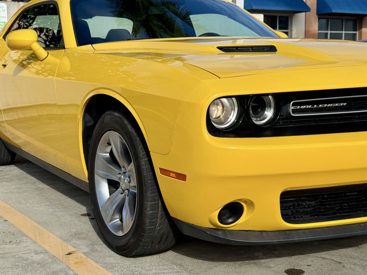 Used 2017 Dodge Challenger SXT RWD image 2