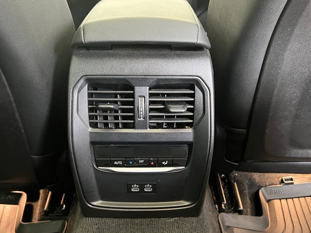 Certified 2024 BMW 330i Sedan w/ Convenience Package image 9