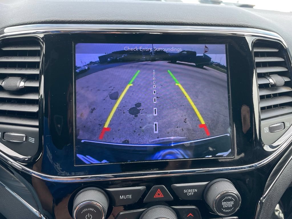 Used 2019 Jeep Grand Cherokee Limited w/ Trailer Tow Group IV AWD/4WD image 18