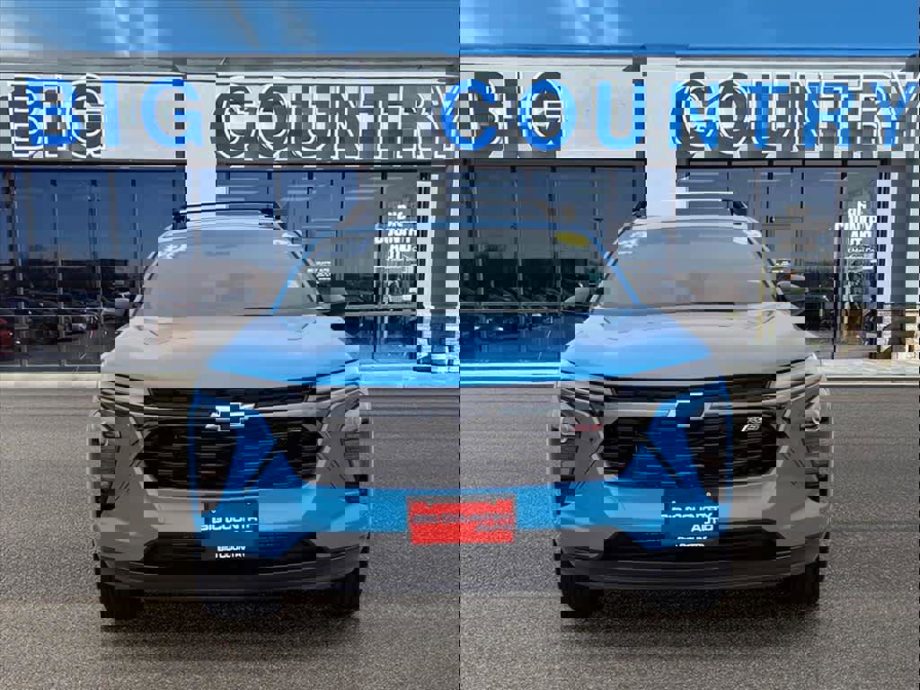 Used 2025 Chevrolet Trax RS w/ Sunroof Package image 9