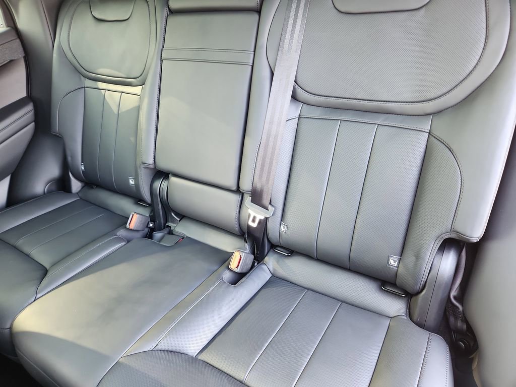 Used 2025 Land Rover Range Rover Sport SE image 26