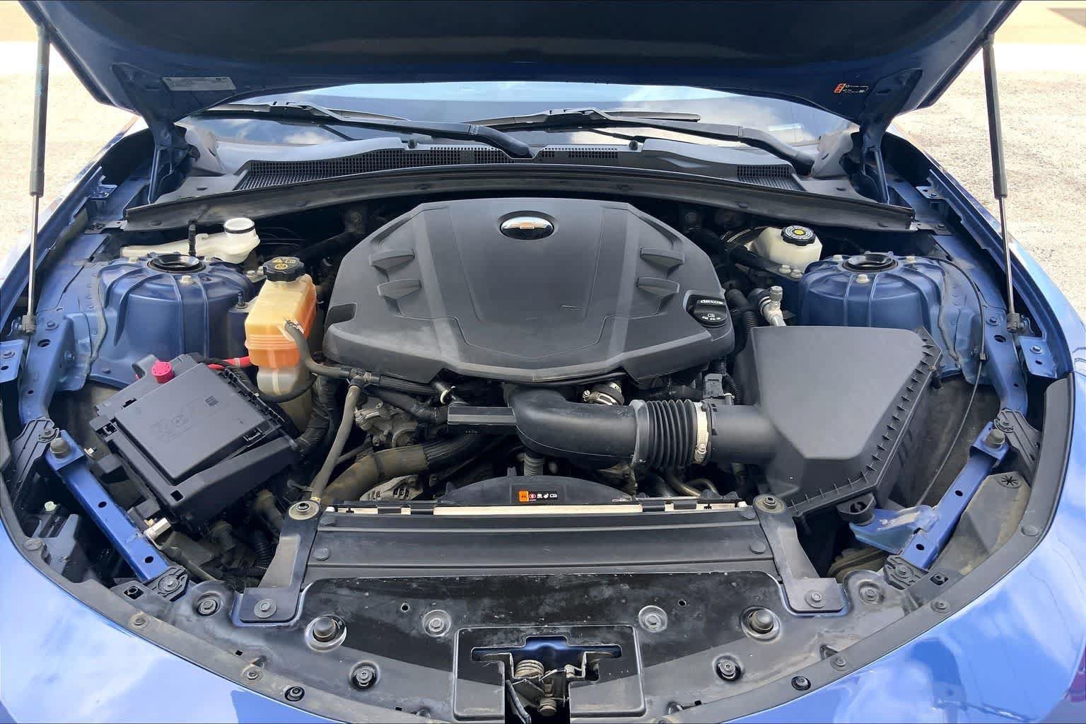 Used 2019 Chevrolet Camaro LT RWD image 9