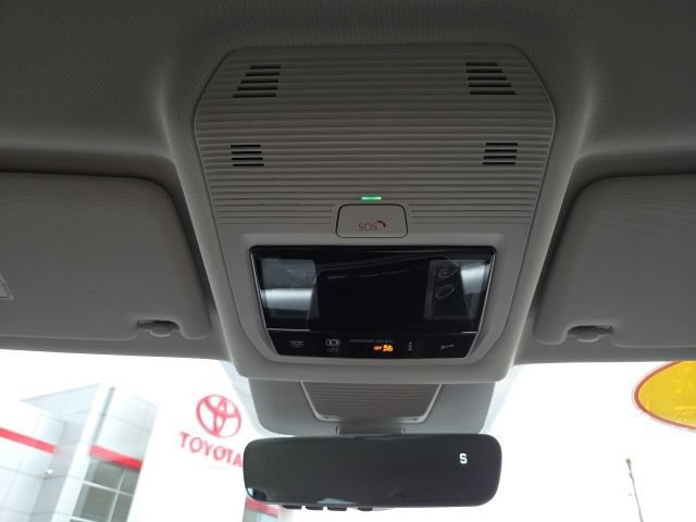 Used 2025 Volkswagen Tiguan SE AWD/4WD image 19