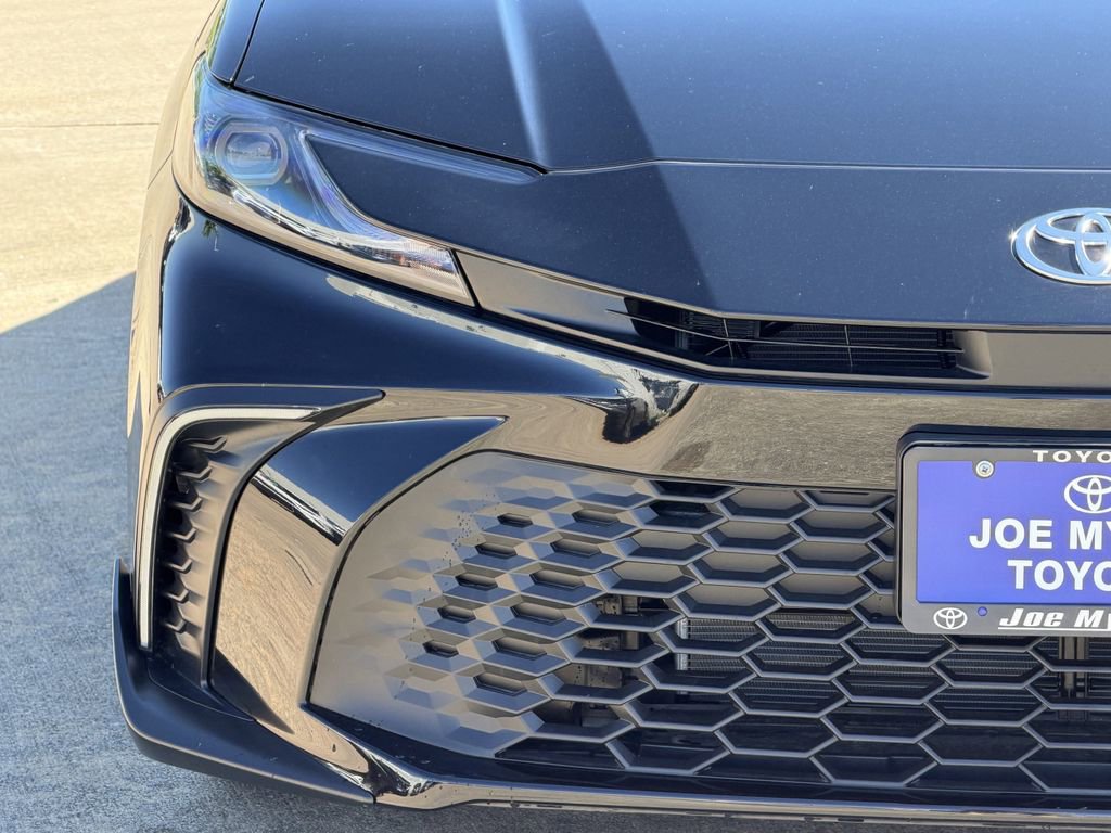 Used 2026 Toyota Camry SE FWD image 5