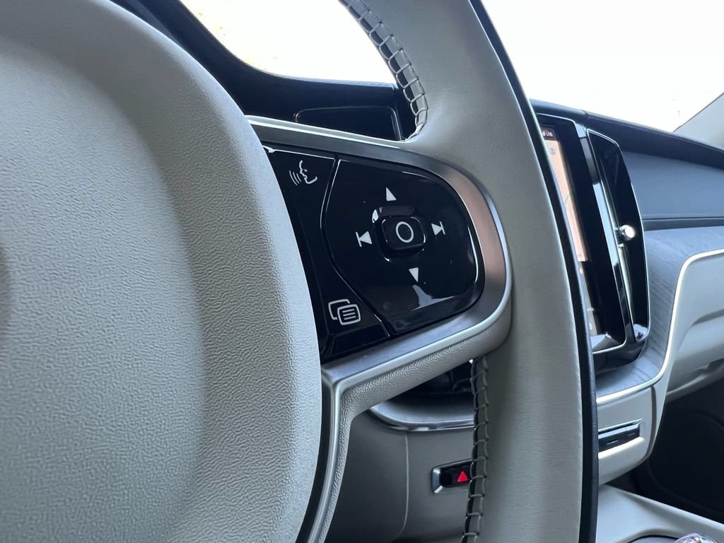 Certified 2025 Volvo XC60 T8 Ultra w/ Protection Package Premier AWD/4WD image 13