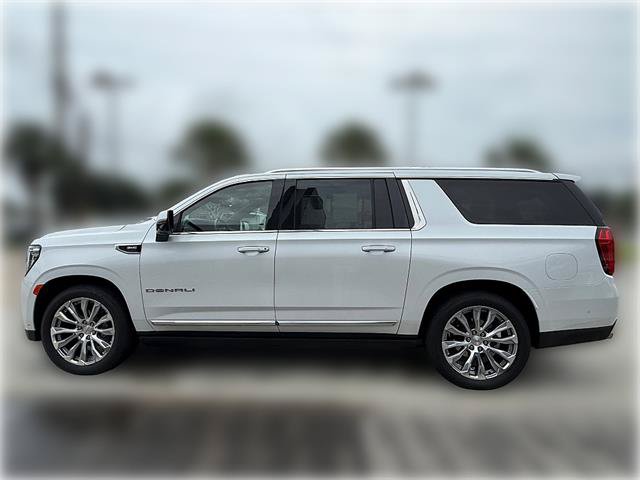 Used 2023 GMC Yukon XL Denali w/ Denali Reserve Package RWD image 4