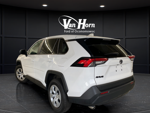 Used 2023 Toyota RAV4 LE AWD/4WD image 5