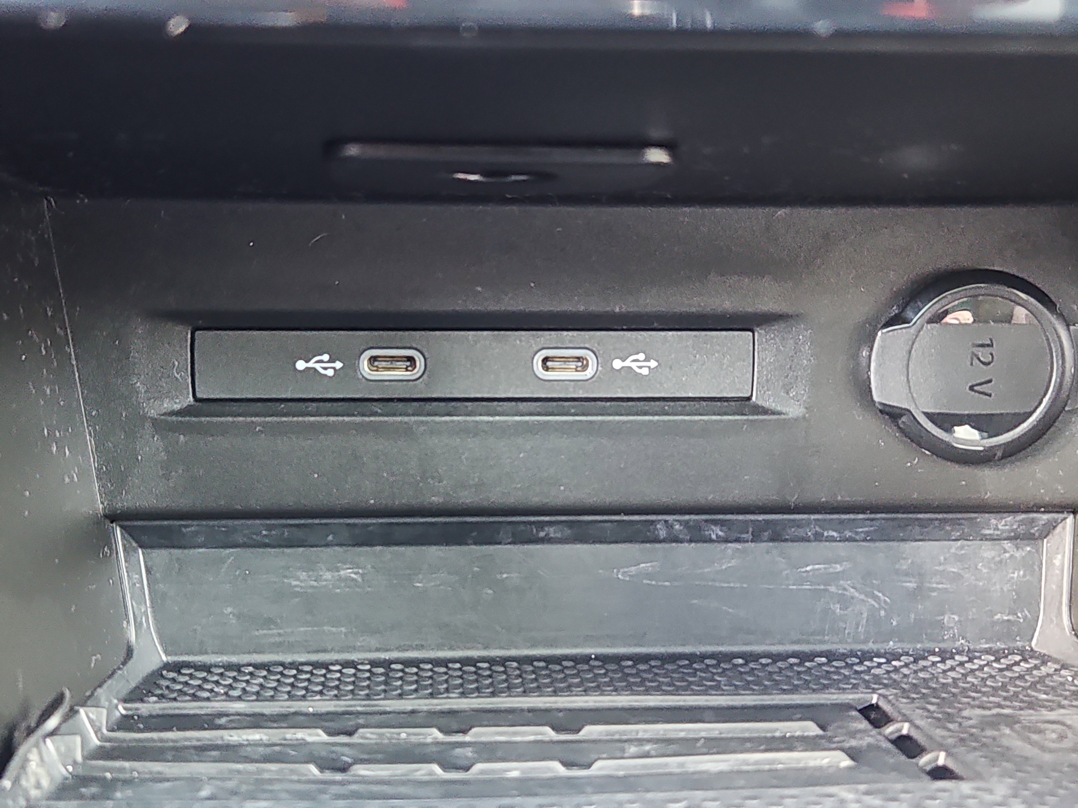 Used 2025 Volkswagen Taos SEL image 12