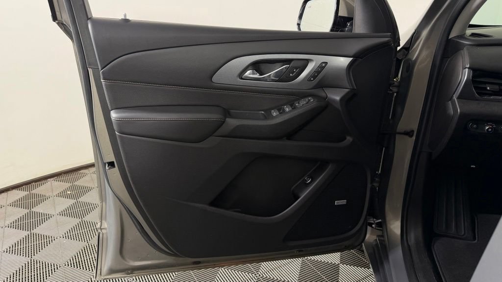 Used 2018 Chevrolet Traverse Premier AWD/4WD image 13