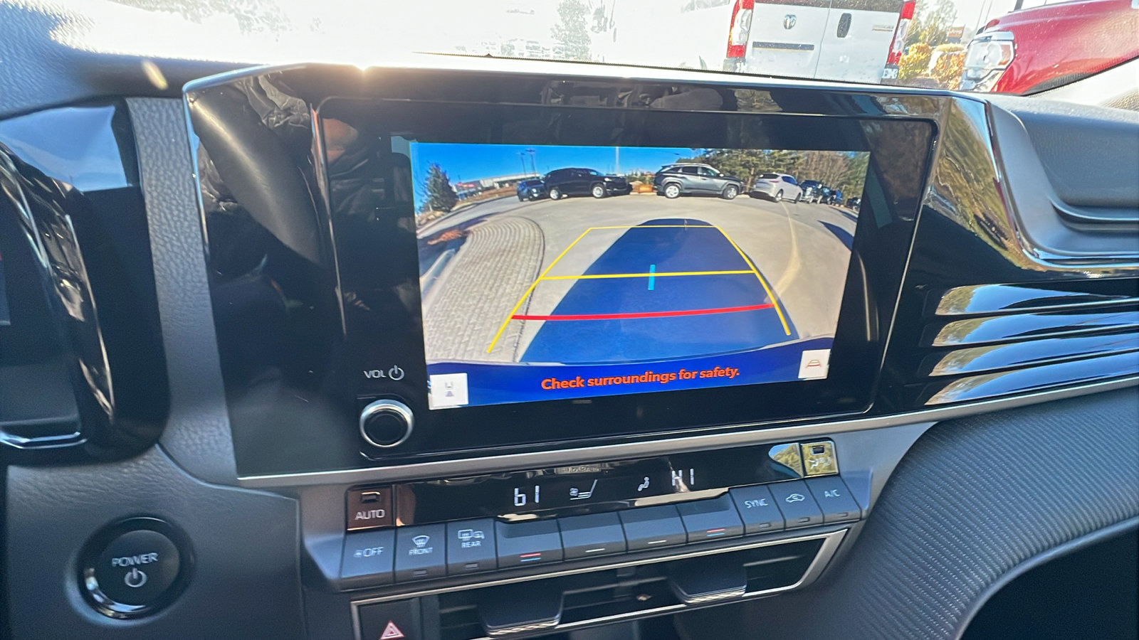 Used 2025 Toyota Camry SE image 32