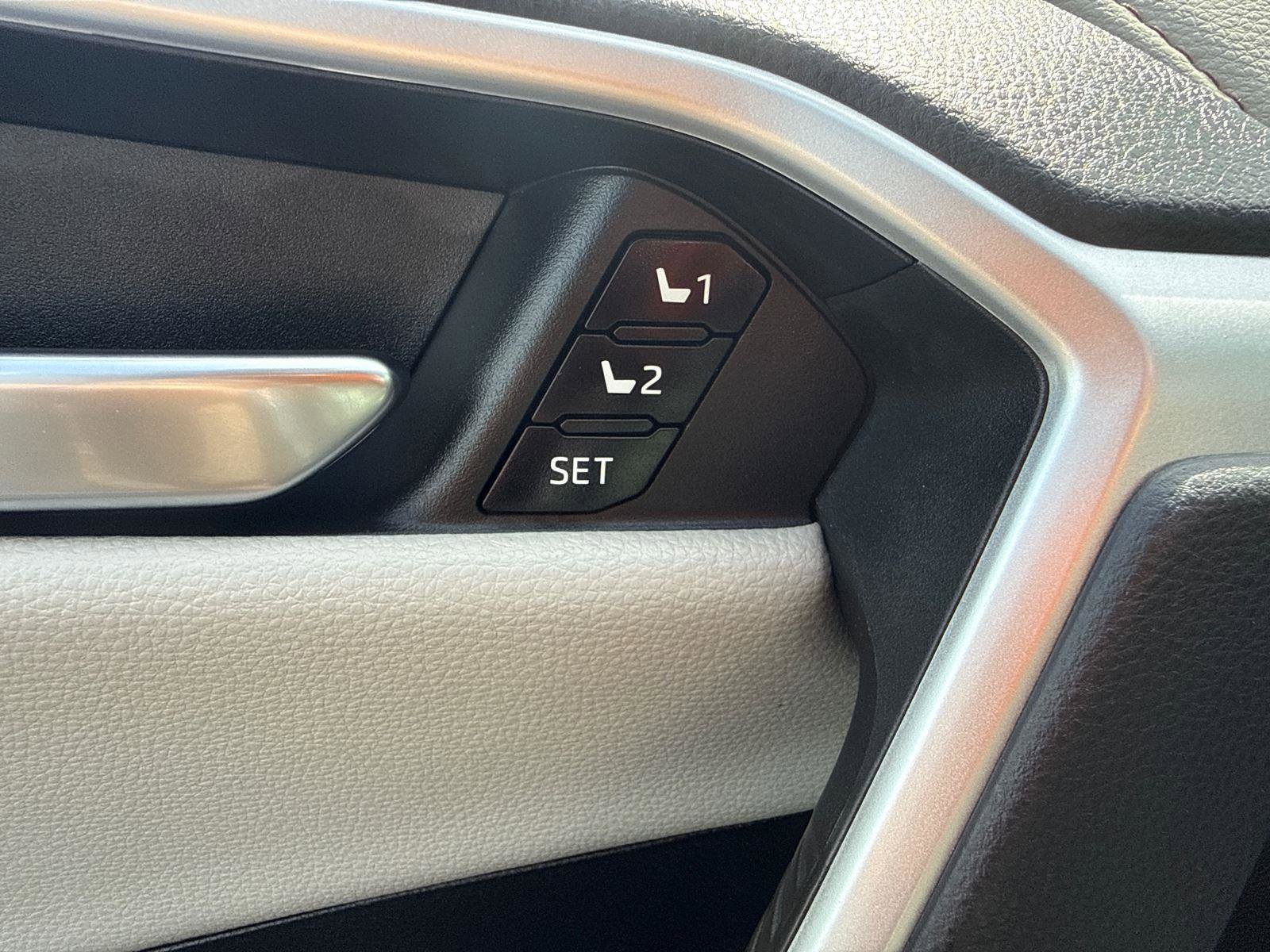 Used 2022 Toyota RAV4 Limited w/ Limited Grade Weather Package AWD/4WD image 11