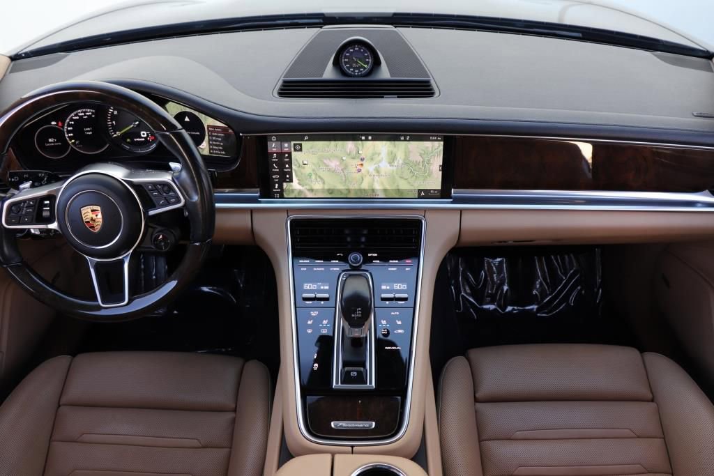 Used 2018 Porsche Panamera 4 image 43