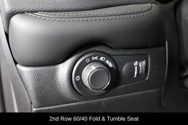Used 2024 Dodge Durango SXT w/ SXT Blacktop Group AWD/4WD image 24