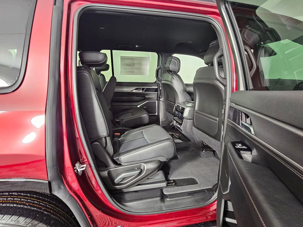 New 2026 Jeep Grand Wagoneer Limited image 39