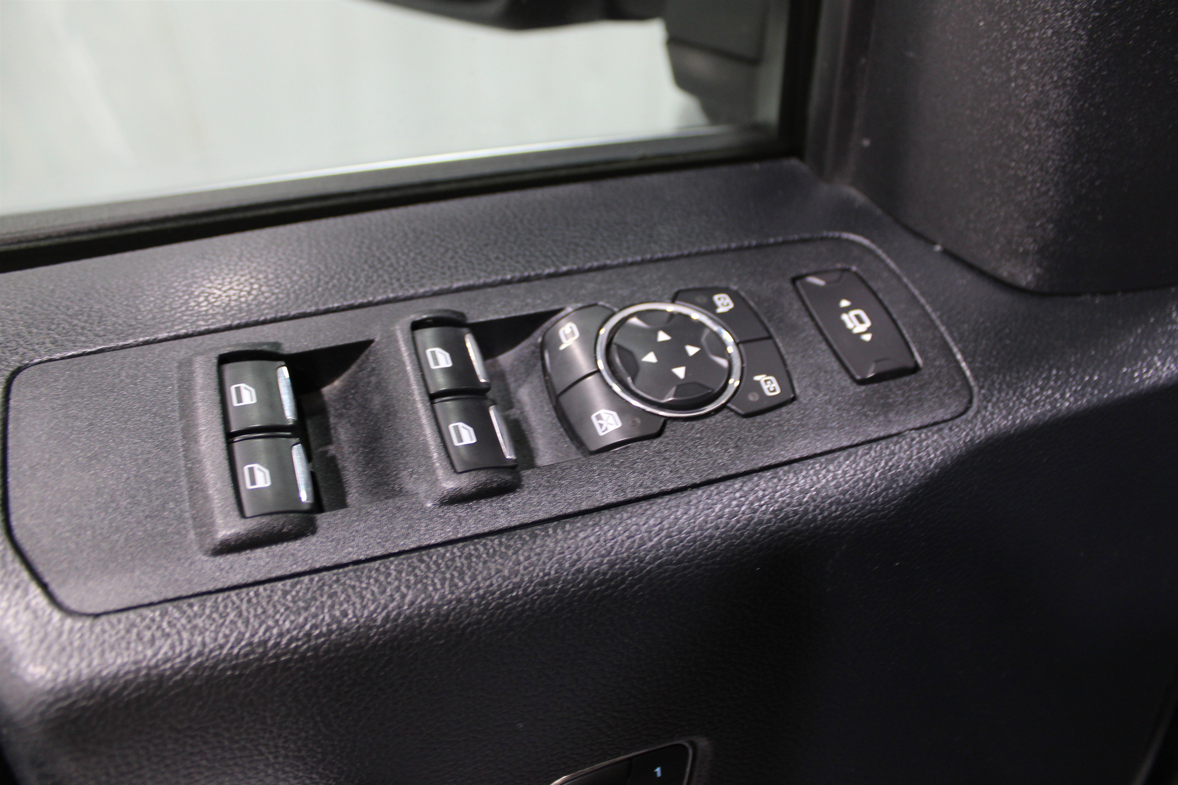 Used 2018 Ford F450 Platinum w/ Platinum Ultimate Package AWD/4WD image 7