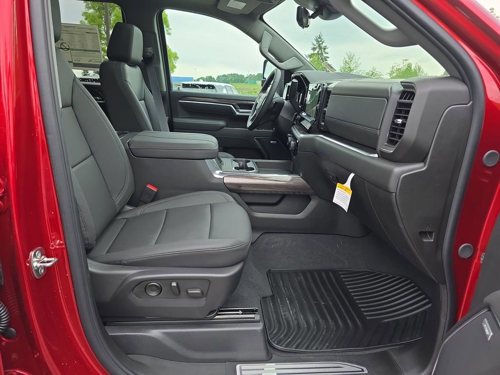 New 2025 Chevrolet Silverado 3500 LTZ w/ LTZ Convenience Package AWD/4WD image 35