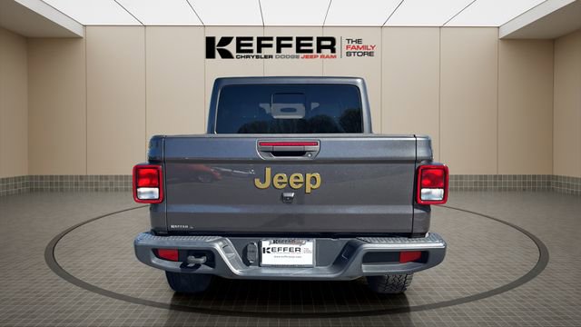 Certified 2024 Jeep Gladiator Sport AWD/4WD image 4