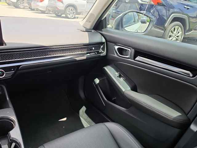 Used 2022 Honda Civic Touring image 10