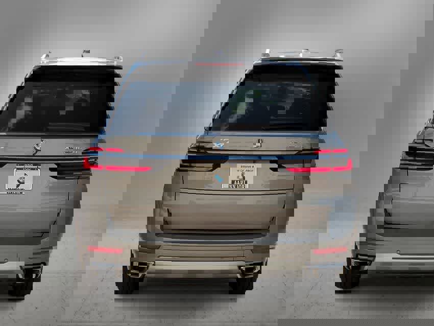 Certified 2026 BMW X7 xDrive40i w/ Executive Package image 7