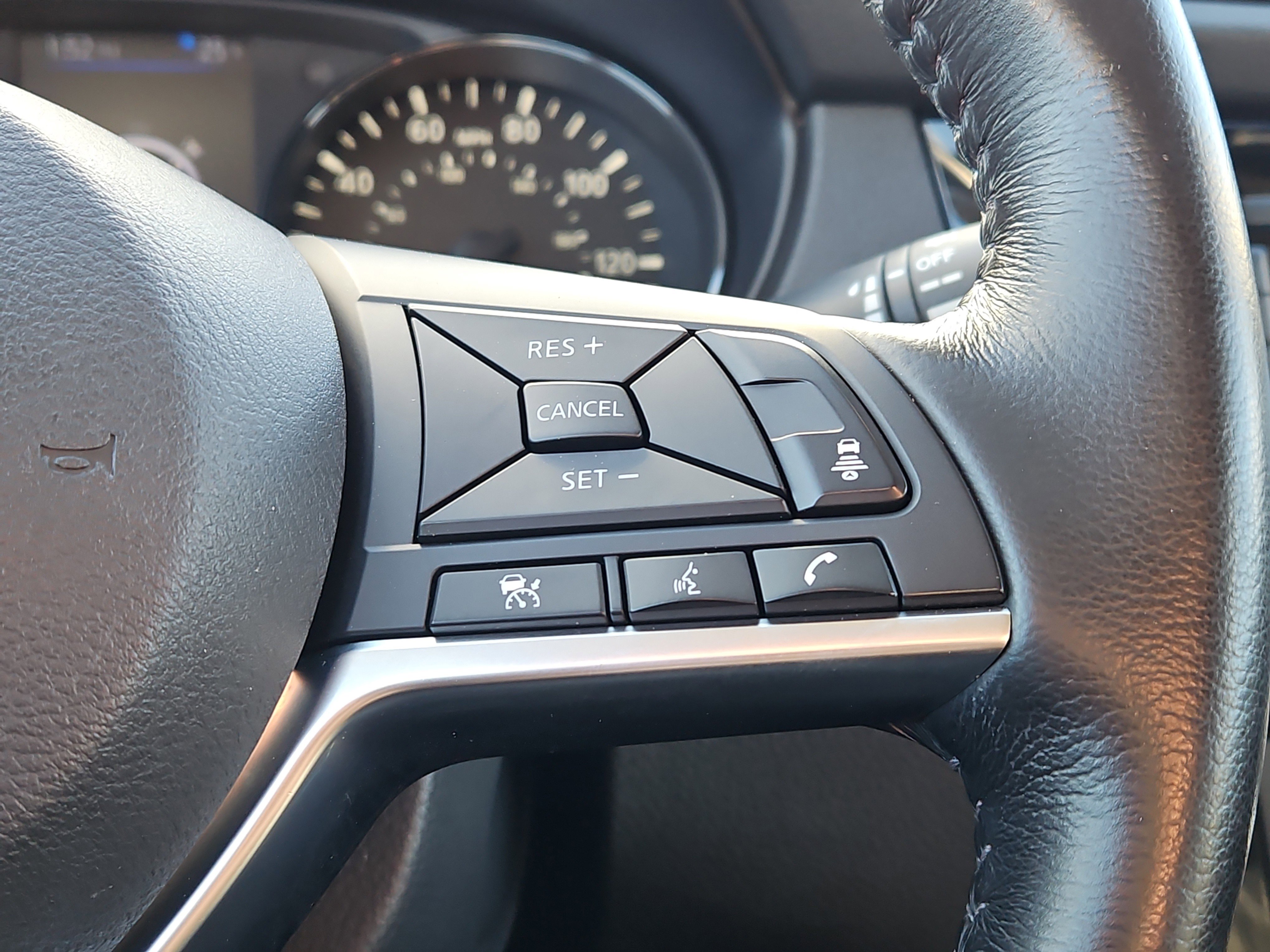 Used 2018 Nissan Rogue SL image 21