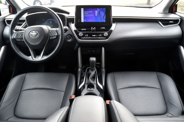 Used 2023 Toyota Corolla Cross XLE AWD/4WD image 13