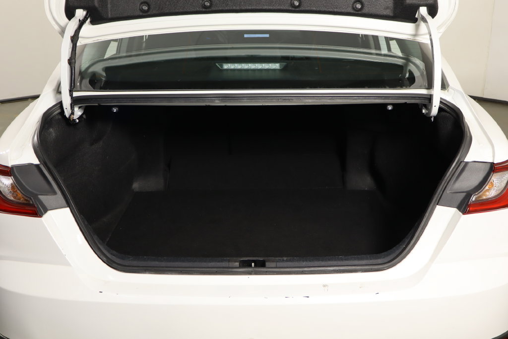 Used 2025 Toyota Camry LE FWD image 17