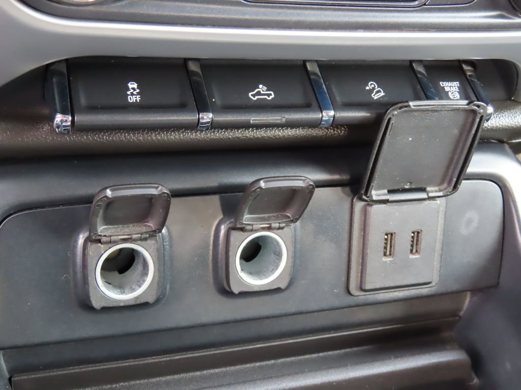 Used 2017 GMC Sierra 2500 SLE w/ Suspension Package, Off-Road AWD/4WD image 10