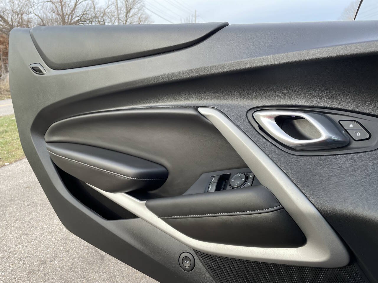 Used 2018 Chevrolet Camaro SS RWD image 41