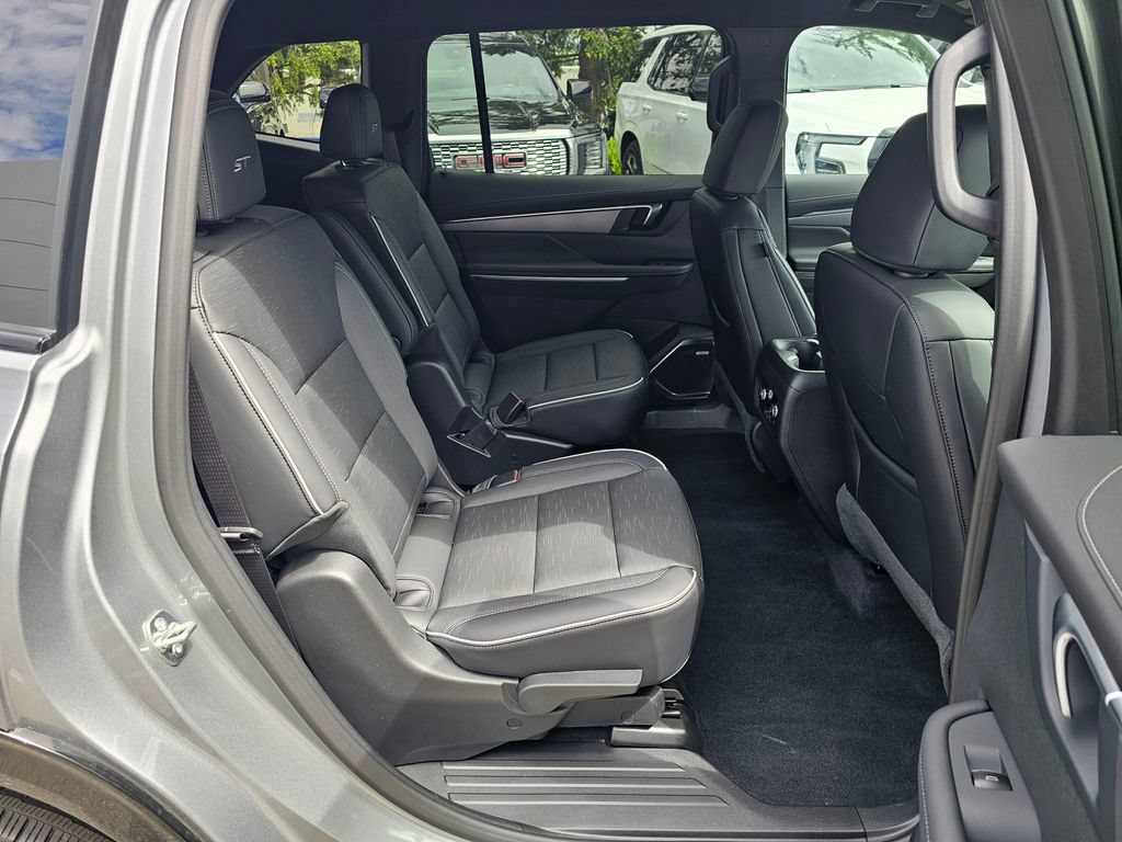 Used 2026 Buick Enclave Sport Touring FWD image 12