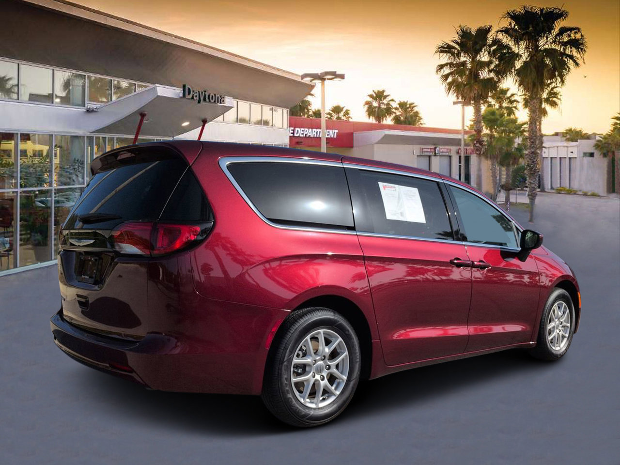 Used 2023 Chrysler Voyager LX FWD image 3