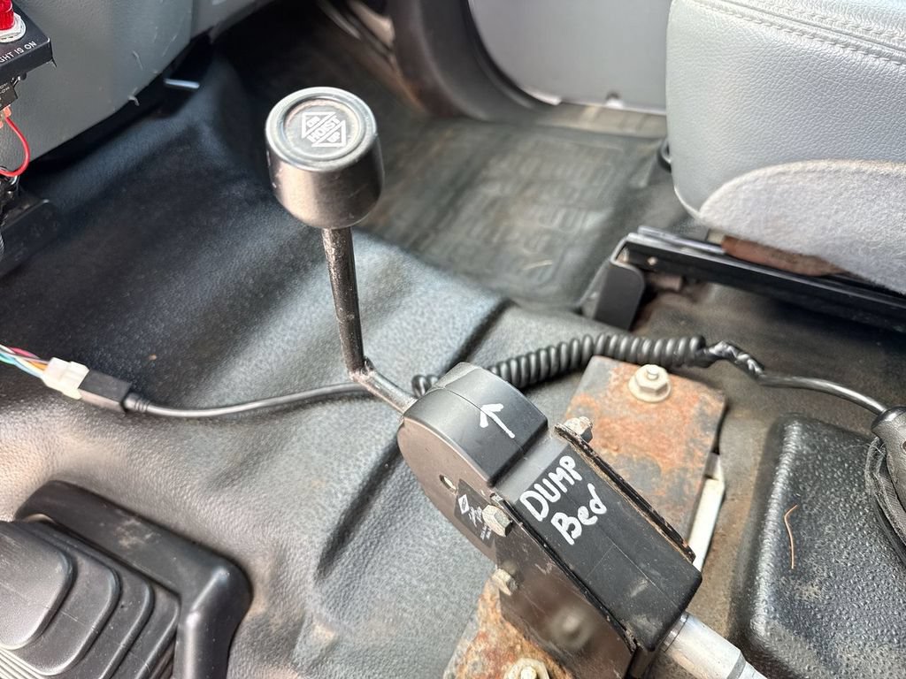 Used 2014 Ford F550 4x4 Regular Cab Super Duty image 18