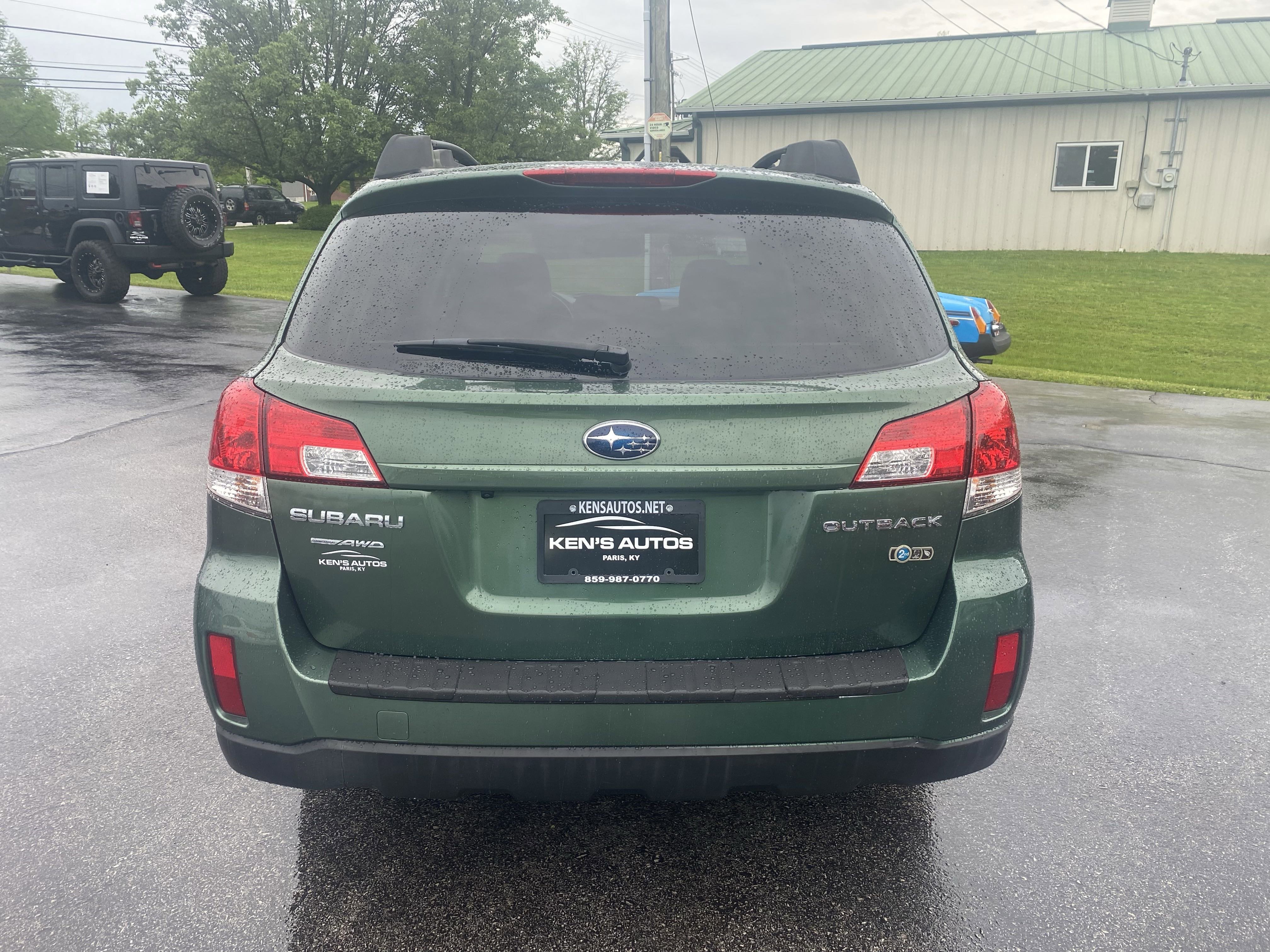 Used 2011 Subaru Outback 2.5i Premium image 6