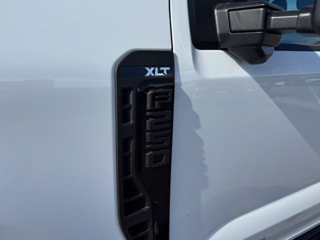 New 2027 Ford F250 XLT w/ XLT Premium Package AWD/4WD image 11