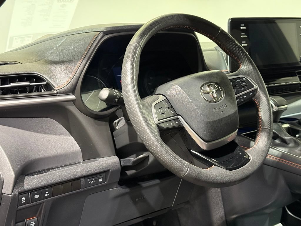 Certified 2023 Toyota Sienna XSE w/ XSE Plus Package AWD/4WD image 17