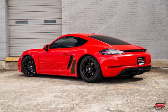 Used 2018 Porsche 718 Cayman RWD image 3