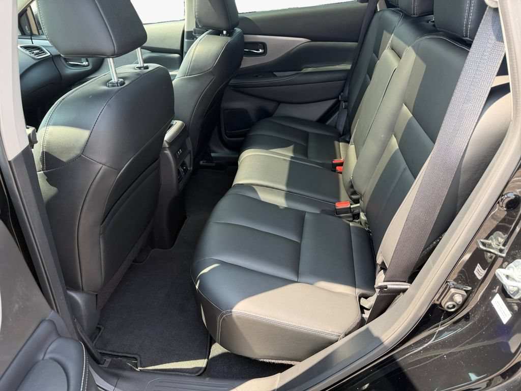 Used 2024 Nissan Murano SV AWD/4WD image 15
